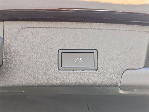 Used 2026 Volkswagen Atlas Cross Sport SE image 14