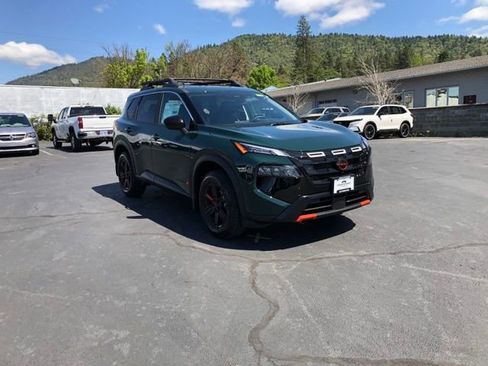 New 2026 Nissan Rogue SV AWD/4WD image 2