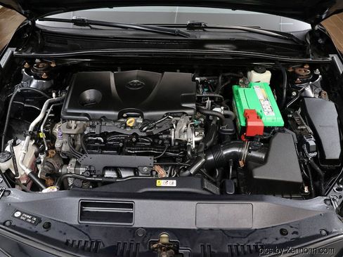 Used 2018 Toyota Camry LE FWD image 32