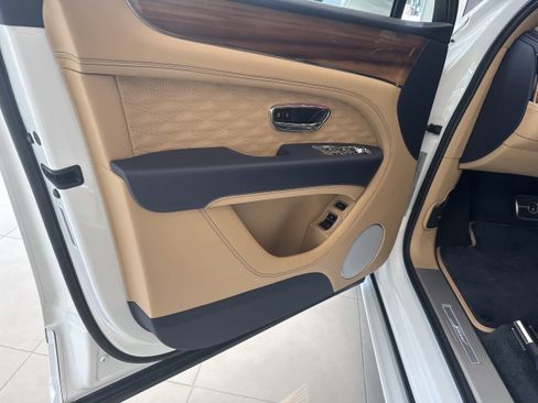 New 2026 Bentley Bentayga Speed image 13