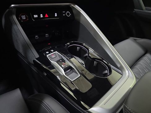 New 2026 Audi SQ5 Prestige image 24