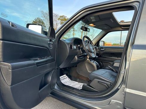 Used 2014 Jeep Patriot Latitude w/ Sun/Sound Group image 11