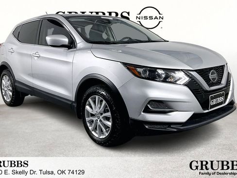 Used 2022 Nissan Rogue Sport S image 1