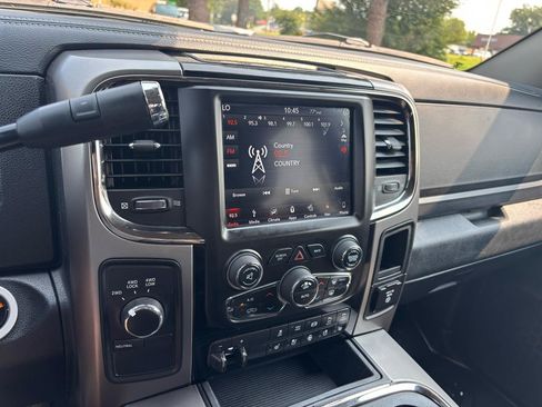 Used 2018 RAM 2500 Laramie w/ Sport Appearance Group AWD/4WD image 9