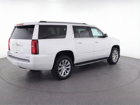 Used 2023 Chevrolet Suburban Premier image 9