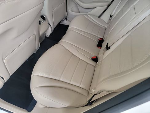 Used 2022 Mercedes-Benz GLC 300 4MATIC image 12