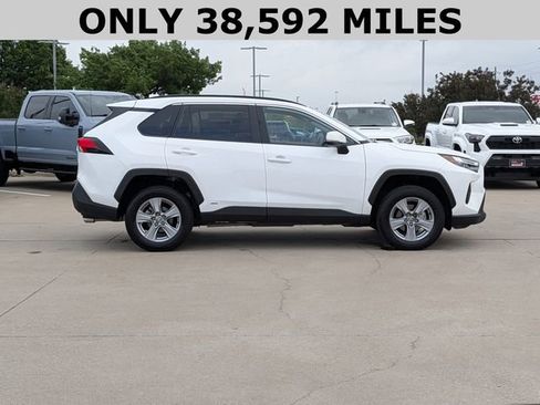Used 2025 Toyota RAV4 XLE AWD/4WD image 4