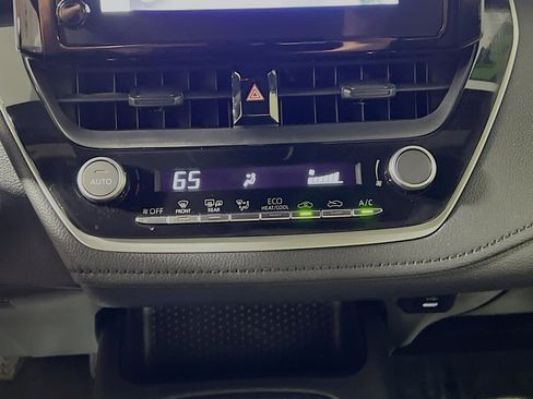 Used 2025 Toyota Corolla SE FWD image 26