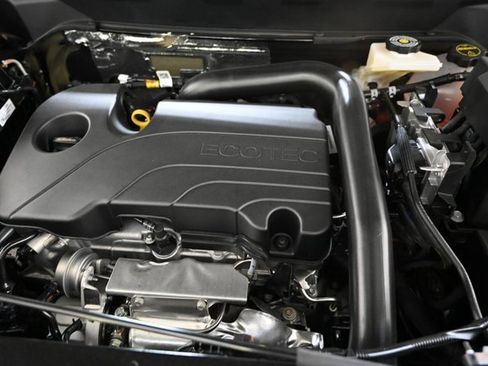 New 2026 Chevrolet Equinox LT w/ Convenience Package II image 31