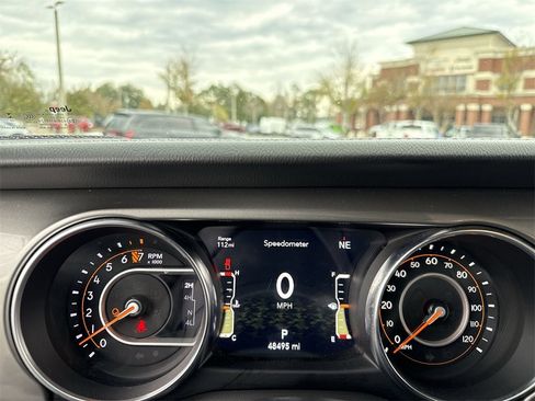 Used 2023 Jeep Gladiator Overland image 14