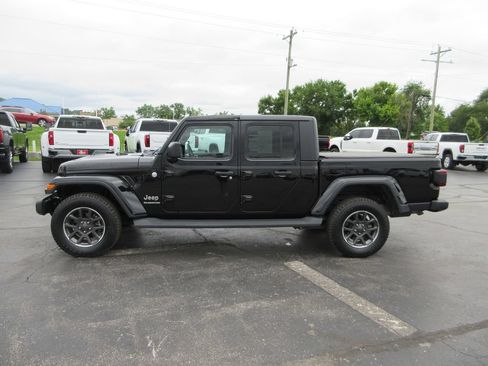 Used 2020 Jeep Gladiator Overland AWD/4WD image 11