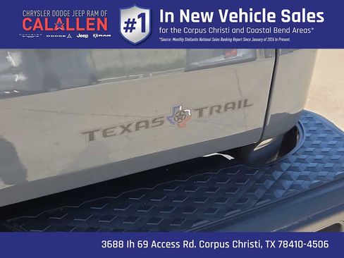 Used 2023 Jeep Gladiator Sport AWD/4WD image 15