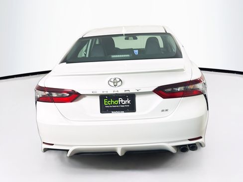 Used 2024 Toyota Camry SE FWD image 7