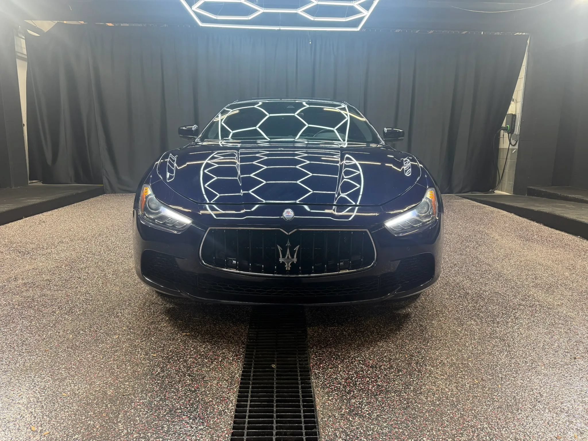 Used 2017 Maserati Ghibli S Q4 AWD/4WD image 2