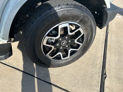 Used 2022 Ford Bronco Outer Banks image 15