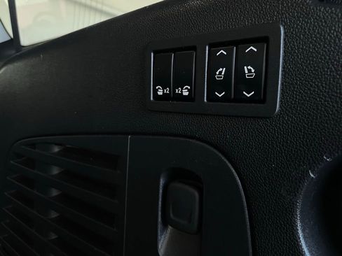 Used 2016 GMC Yukon XL SLT w/ Open Road Package image 26