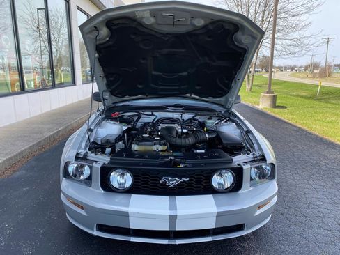 Used 2005 Ford Mustang GT image 33