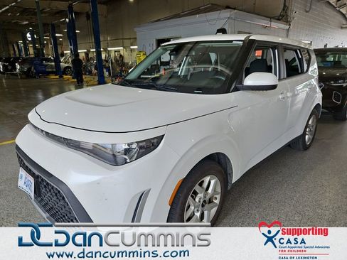 Used 2024 Kia Soul LX w/ Option Group 015 FWD image 1