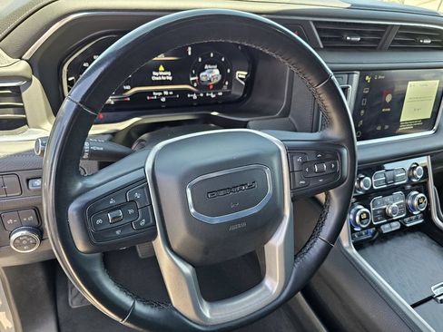 Used 2024 GMC Yukon Denali RWD image 28