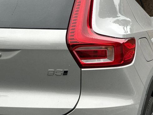 Certified 2024 Volvo XC40 B5 Plus w/ Climate Package AWD/4WD image 35