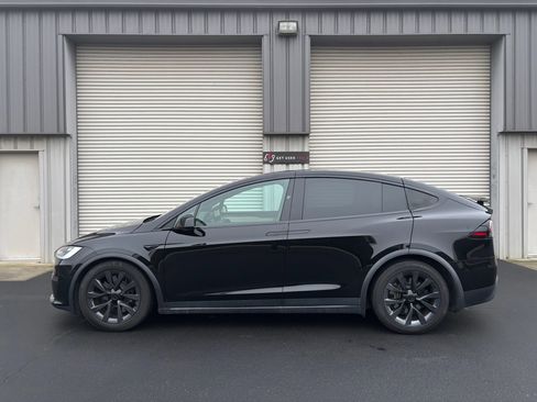 Used 2023 Tesla Model X image 3