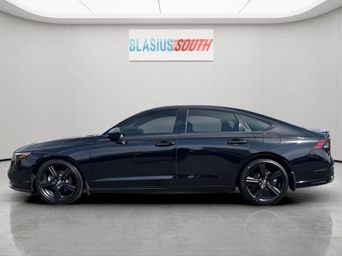 Used 2025 Honda Accord Sport image 4