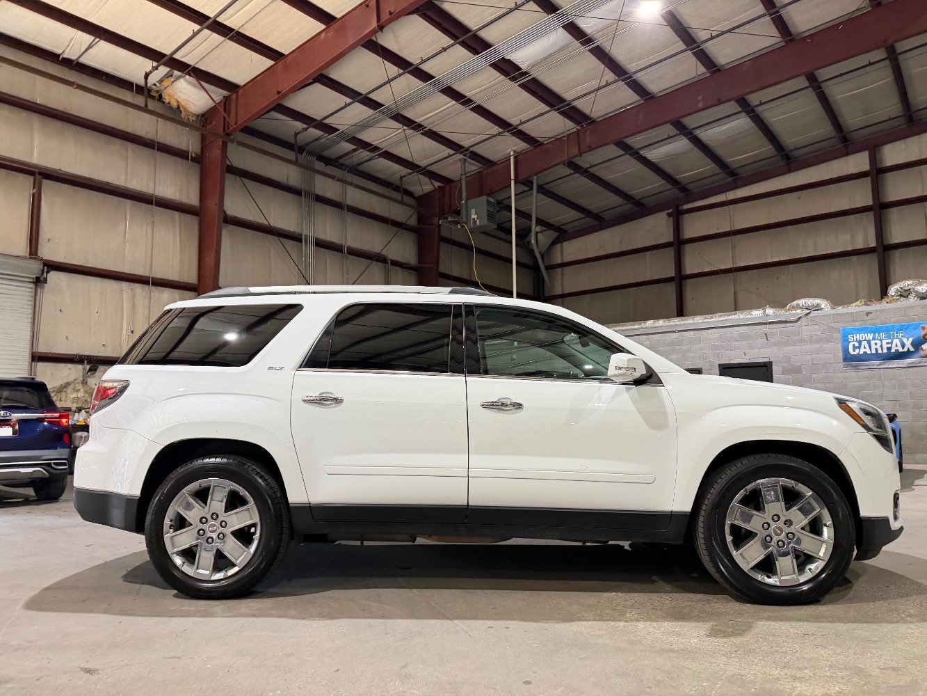 Used 2017 GMC Acadia Limited SLT FWD image 4
