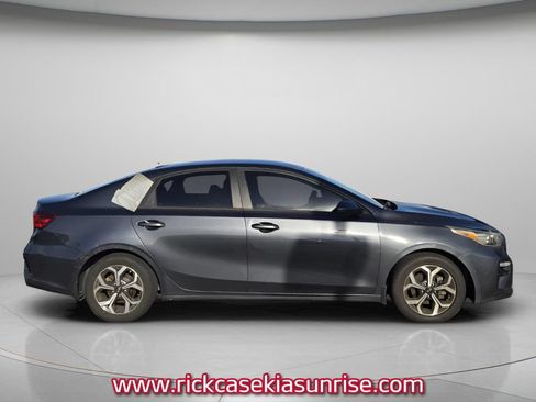 Used 2021 Kia Forte LXS FWD image 4