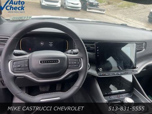 Used 2024 Jeep Wagoneer Series II w/ Flexible Seating Group AWD/4WD image 8