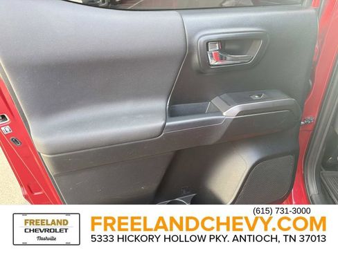 Used 2018 Toyota Tacoma TRD Off-Road image 15