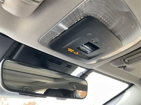 Used 2025 Toyota Prius XLE image 26