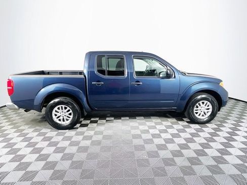 Used 2016 Nissan Frontier SV image 9