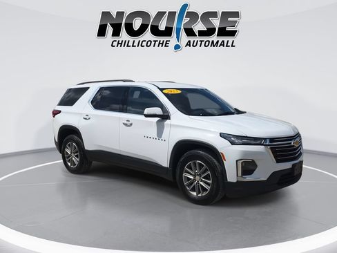 Used 2023 Chevrolet Traverse LT w/ LPO, Cargo Package AWD/4WD image 2