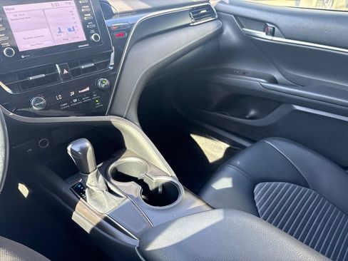 Used 2021 Toyota Camry SE w/ Convenience Package FWD image 23