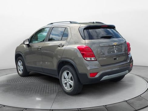 Used 2022 Chevrolet Trax LT w/ Driver Confidence Package AWD/4WD image 3