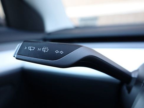 Used 2023 Tesla Model 3 Standard Range image 36