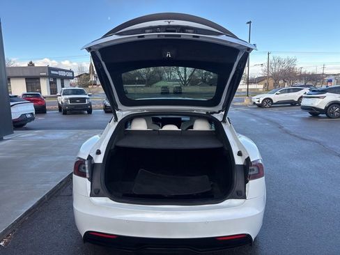 Used 2021 Tesla Model S Plaid image 8