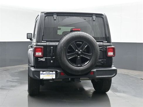 Used 2020 Jeep Wrangler Unlimited Sahara image 17