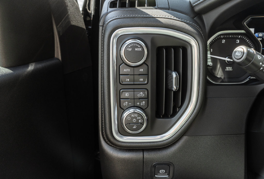 Used 2023 GMC Sierra 3500 Denali AWD/4WD image 19