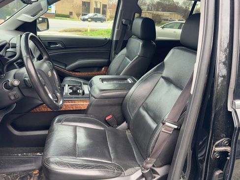 Used 2015 Chevrolet Suburban LTZ image 8