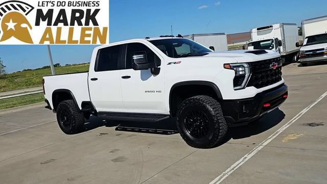 Used 2025 Chevrolet Silverado 2500 ZR2 w/ Technology Package AWD/4WD image 2