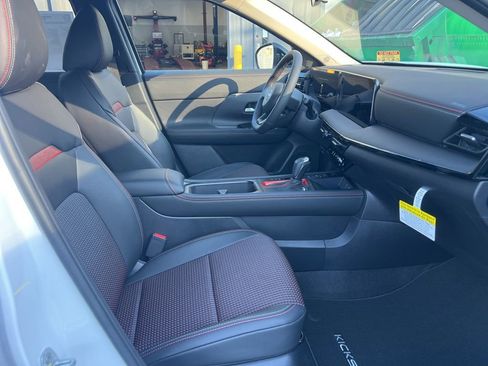 New 2026 Nissan Kicks SR w/ Cold Weather Package AWD/4WD image 35