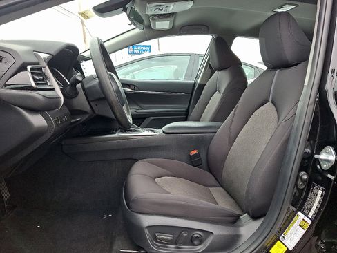 Used 2021 Toyota Camry LE image 14