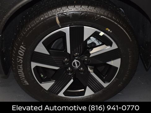 Certified 2026 Nissan Kicks SV w/ SV Premium Package AWD/4WD image 5
