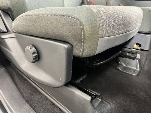 Used 2023 Ford F150 XLT AWD/4WD image 11
