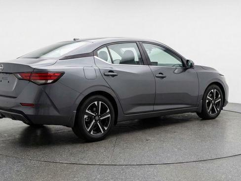 Used 2025 Nissan Sentra SV FWD image 9