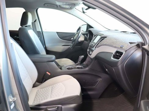 Used 2018 Chevrolet Equinox LT image 18