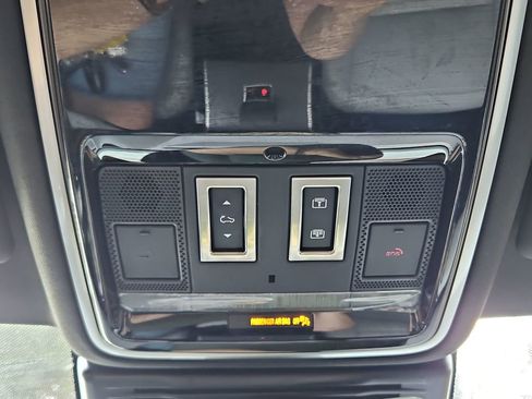 Used 2024 Land Rover Range Rover Velar Dynamic SE image 20