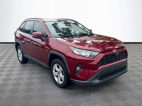 Used 2019 Toyota RAV4 XLE FWD image 4