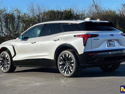 Certified 2024 Chevrolet Blazer EV RS image 6